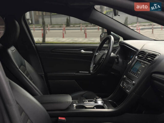 Серый Форд Фьюжн, объемом двигателя 2 л и пробегом 180 тыс. км за 14650 $, фото 23 на Automoto.ua