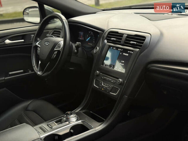 Серый Форд Фьюжн, объемом двигателя 2 л и пробегом 180 тыс. км за 14650 $, фото 24 на Automoto.ua