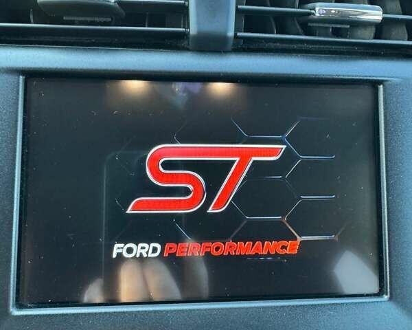 Серый Форд Фьюжн, объемом двигателя 1.49 л и пробегом 130 тыс. км за 10000 $, фото 6 на Automoto.ua