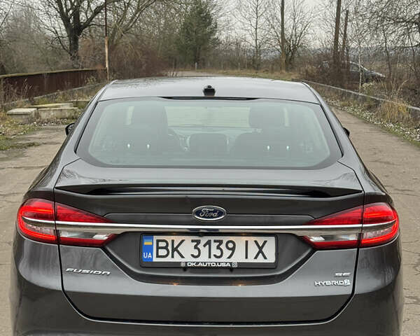 Серый Форд Фьюжн, объемом двигателя 2 л и пробегом 250 тыс. км за 10300 $, фото 6 на Automoto.ua