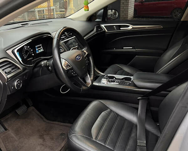 Серый Форд Фьюжн, объемом двигателя 2 л и пробегом 186 тыс. км за 12100 $, фото 14 на Automoto.ua