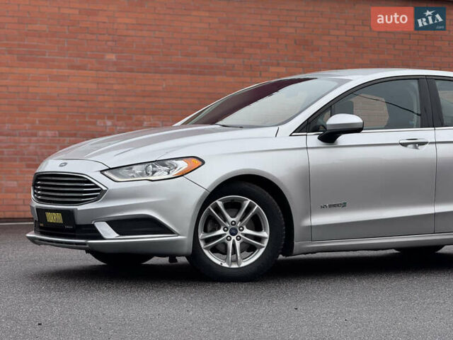 Серый Форд Фьюжн, объемом двигателя 2 л и пробегом 195 тыс. км за 12300 $, фото 7 на Automoto.ua