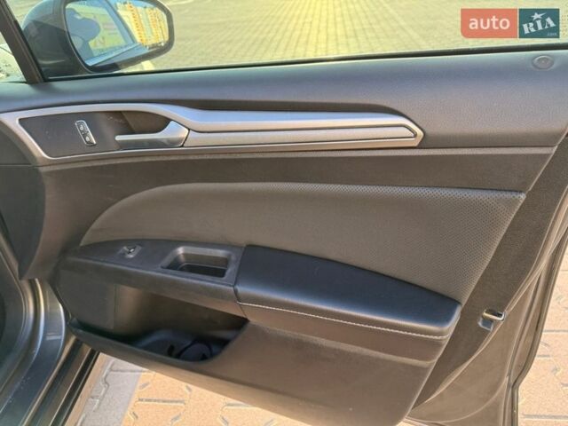 Сірий Форд Фьюжен, об'ємом двигуна 2 л та пробігом 194 тис. км за 13500 $, фото 10 на Automoto.ua