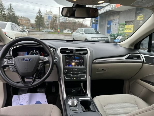 Серый Форд Фьюжн, объемом двигателя 2 л и пробегом 144 тыс. км за 379 $, фото 6 на Automoto.ua