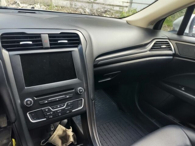 Сірий Форд Фьюжен, об'ємом двигуна 1.5 л та пробігом 131 тис. км за 12000 $, фото 2 на Automoto.ua