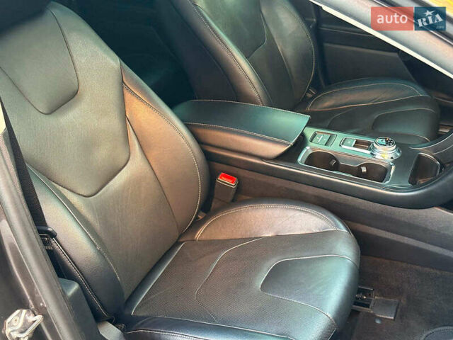 Сірий Форд Фьюжен, об'ємом двигуна 2 л та пробігом 68 тис. км за 17780 $, фото 29 на Automoto.ua