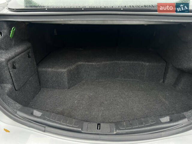 Сірий Форд Фьюжен, об'ємом двигуна 2 л та пробігом 68 тис. км за 14500 $, фото 10 на Automoto.ua