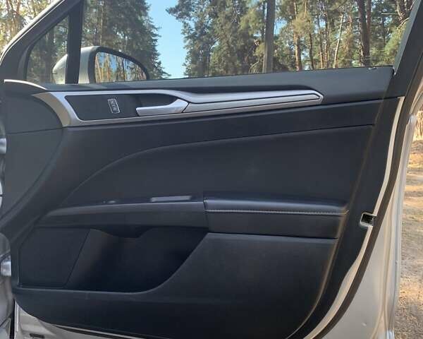 Форд Фьюжн 2018 в Черкассах на Automoto.ua Серый Форд Фьюжн, объемом двигателя 2.49 л и пробегом 125 тыс. км за 12950 $, фото 40 на Automoto.ua
