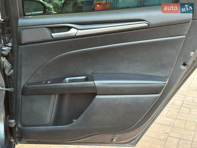 Сірий Форд Фьюжен, об'ємом двигуна 2 л та пробігом 68 тис. км за 17780 $, фото 19 на Automoto.ua