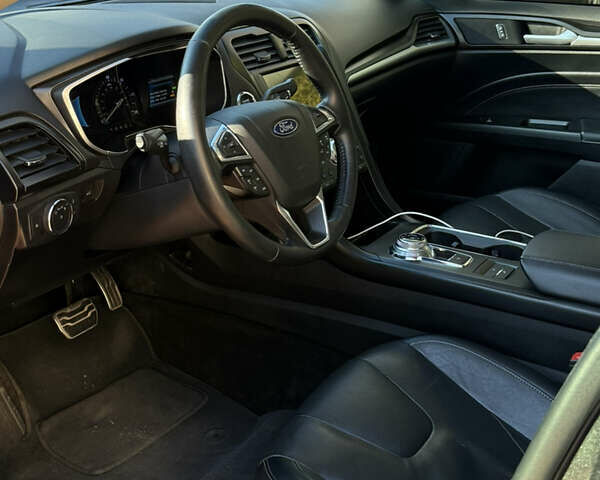 Серый Форд Фьюжн, объемом двигателя 2 л и пробегом 68 тыс. км за 16200 $, фото 7 на Automoto.ua