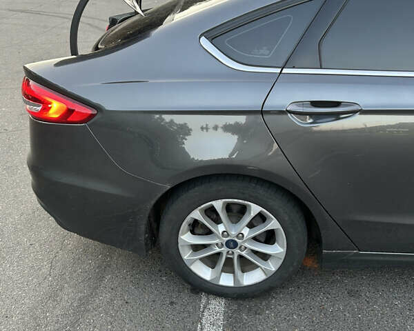 Серый Форд Фьюжн, объемом двигателя 2 л и пробегом 132 тыс. км за 14000 $, фото 14 на Automoto.ua