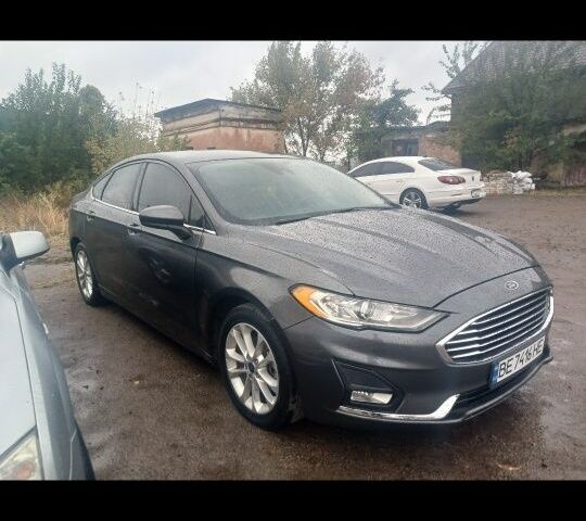 Серый Форд Фьюжн, объемом двигателя 1.5 л и пробегом 177 тыс. км за 11600 $, фото 1 на Automoto.ua