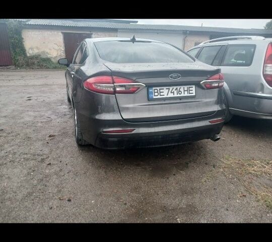 Серый Форд Фьюжн, объемом двигателя 1.5 л и пробегом 177 тыс. км за 11600 $, фото 3 на Automoto.ua