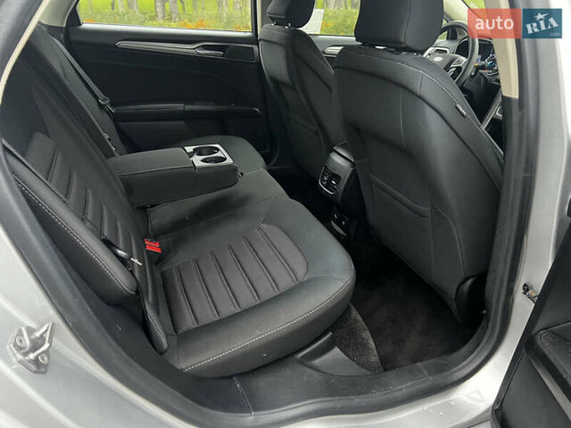 Сірий Форд Фьюжен, об'ємом двигуна 2 л та пробігом 68 тис. км за 14500 $, фото 30 на Automoto.ua