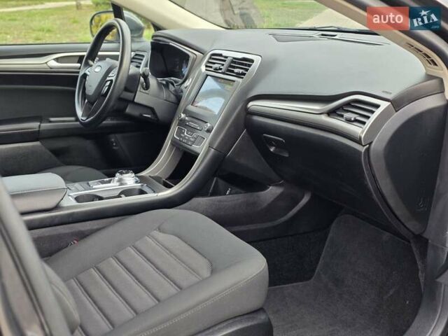 Серый Форд Фьюжн, объемом двигателя 2 л и пробегом 120 тыс. км за 15800 $, фото 34 на Automoto.ua