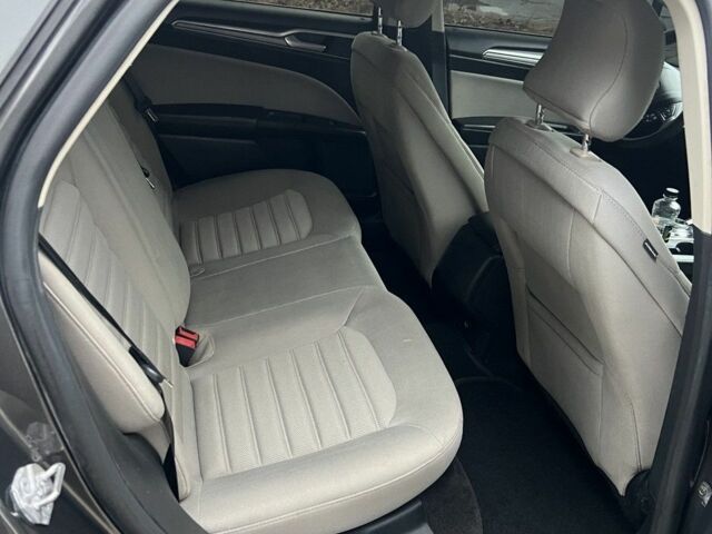 Сірий Форд Фьюжен, об'ємом двигуна 2 л та пробігом 150 тис. км за 14900 $, фото 4 на Automoto.ua