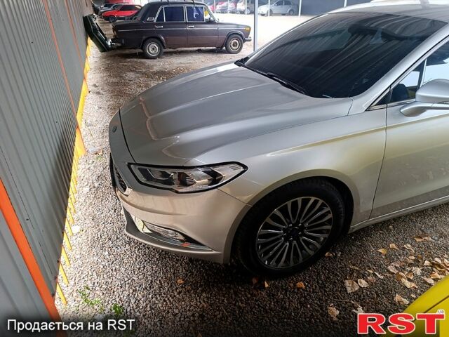 Сірий Форд Фьюжен, об'ємом двигуна 2 л та пробігом 121 тис. км за 13500 $, фото 2 на Automoto.ua