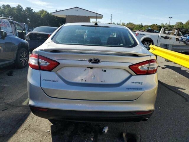 Серый Форд Фьюжн, объемом двигателя 0 л и пробегом 71 тыс. км за 9000 $, фото 5 на Automoto.ua