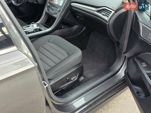 Серый Форд Фьюжн, объемом двигателя 2 л и пробегом 120 тыс. км за 15800 $, фото 33 на Automoto.ua
