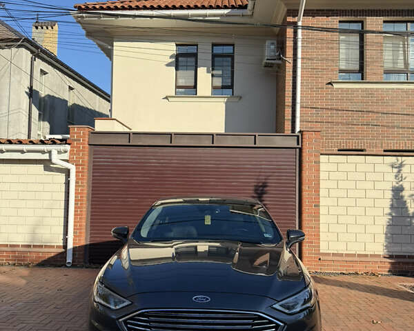 Серый Форд Фьюжн, объемом двигателя 2 л и пробегом 68 тыс. км за 16200 $, фото 1 на Automoto.ua