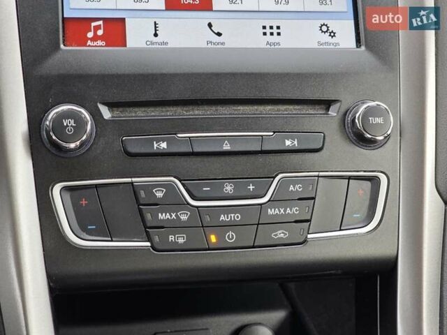 Серый Форд Фьюжн, объемом двигателя 2 л и пробегом 120 тыс. км за 15800 $, фото 47 на Automoto.ua