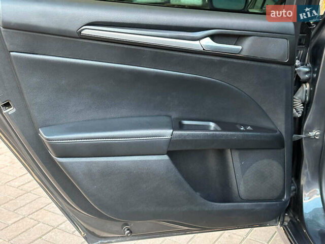 Сірий Форд Фьюжен, об'ємом двигуна 2 л та пробігом 68 тис. км за 17780 $, фото 17 на Automoto.ua