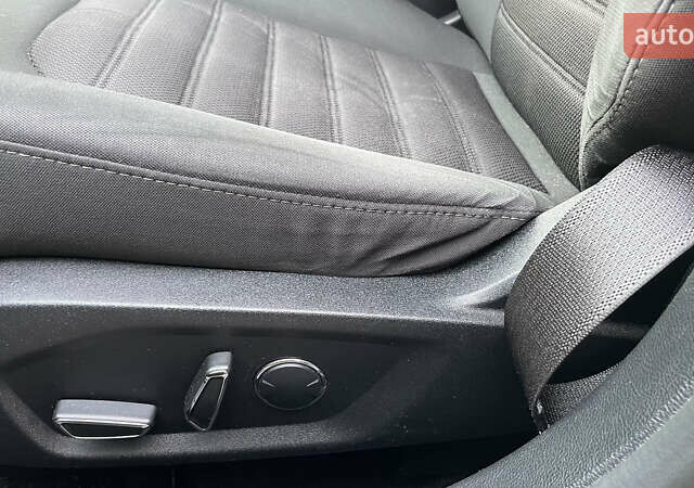 Сірий Форд Фьюжен, об'ємом двигуна 2.5 л та пробігом 195 тис. км за 12500 $, фото 4 на Automoto.ua