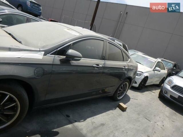 Серый Форд Фьюжн, объемом двигателя 2 л и пробегом 75 тыс. км за 18500 $, фото 7 на Automoto.ua