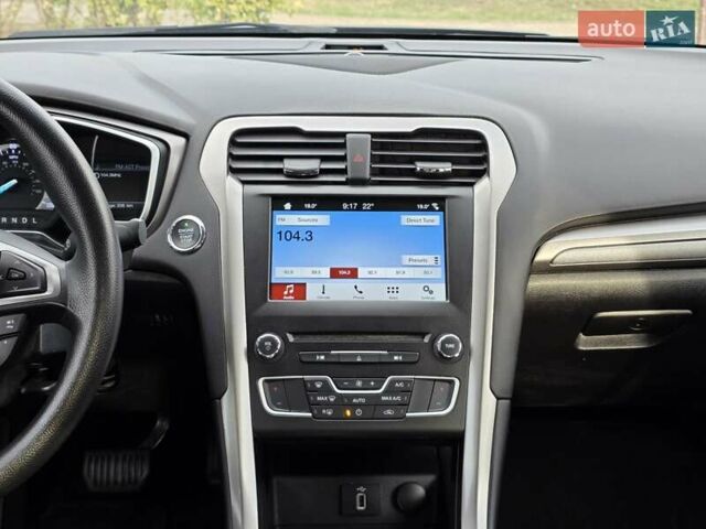 Серый Форд Фьюжн, объемом двигателя 2 л и пробегом 120 тыс. км за 15800 $, фото 46 на Automoto.ua