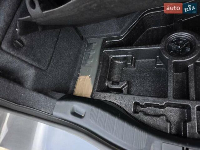 Серый Форд Фьюжн, объемом двигателя 2 л и пробегом 120 тыс. км за 15800 $, фото 25 на Automoto.ua