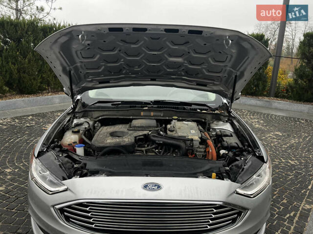 Сірий Форд Фьюжен, об'ємом двигуна 2 л та пробігом 68 тис. км за 14500 $, фото 5 на Automoto.ua