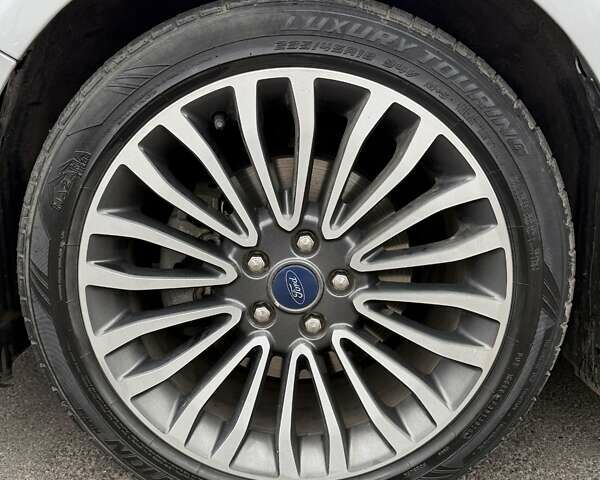 Серый Форд Фьюжн, объемом двигателя 2 л и пробегом 117 тыс. км за 16400 $, фото 31 на Automoto.ua