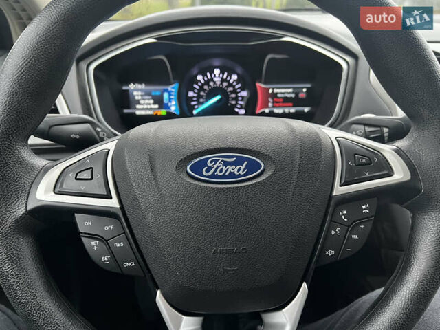 Сірий Форд Фьюжен, об'ємом двигуна 2 л та пробігом 68 тис. км за 14500 $, фото 38 на Automoto.ua