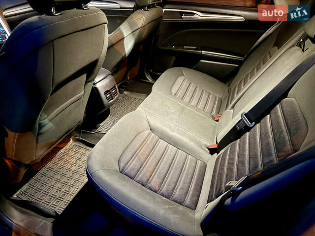 Сірий Форд Фьюжен, об'ємом двигуна 2 л та пробігом 176 тис. км за 11500 $, фото 8 на Automoto.ua