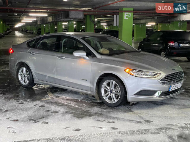 Сірий Форд Фьюжен, об'ємом двигуна 2 л та пробігом 161 тис. км за 15500 $, фото 2 на Automoto.ua