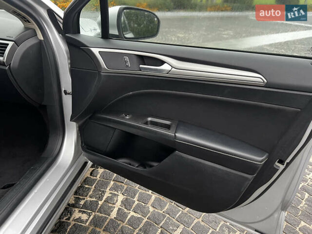 Сірий Форд Фьюжен, об'ємом двигуна 2 л та пробігом 68 тис. км за 14500 $, фото 26 на Automoto.ua