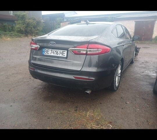 Серый Форд Фьюжн, объемом двигателя 1.5 л и пробегом 177 тыс. км за 11600 $, фото 2 на Automoto.ua