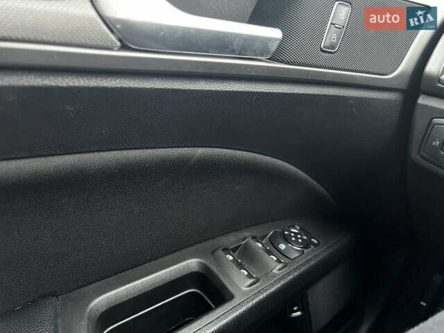 Сірий Форд Фьюжен, об'ємом двигуна 2 л та пробігом 68 тис. км за 14500 $, фото 37 на Automoto.ua
