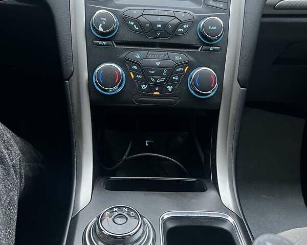 Сірий Форд Фьюжен, об'ємом двигуна 2 л та пробігом 159 тис. км за 14900 $, фото 30 на Automoto.ua