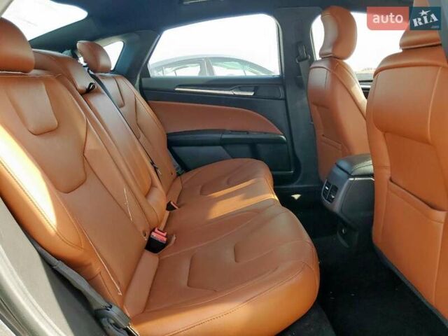 Сірий Форд Фьюжен, об'ємом двигуна 2 л та пробігом 124 тис. км за 11882 $, фото 8 на Automoto.ua