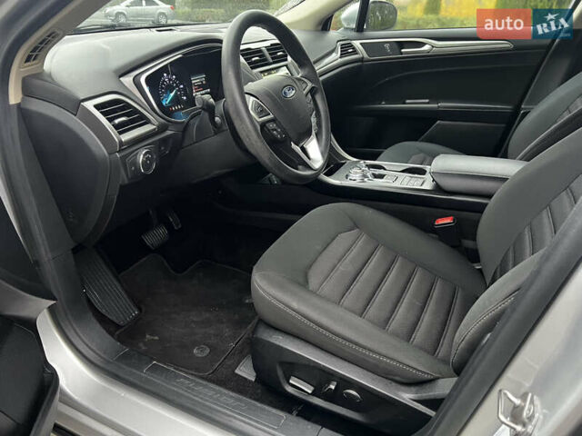 Сірий Форд Фьюжен, об'ємом двигуна 2 л та пробігом 68 тис. км за 14500 $, фото 34 на Automoto.ua