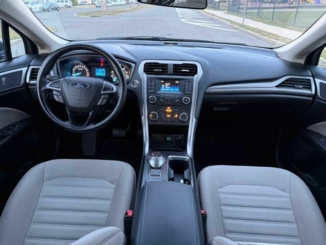 Серый Форд Фьюжн, объемом двигателя 2.5 л и пробегом 38 тыс. км за 2300 $, фото 8 на Automoto.ua