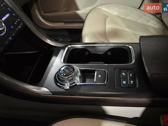 Серый Форд Фьюжн, объемом двигателя 2 л и пробегом 117 тыс. км за 3700 $, фото 18 на Automoto.ua