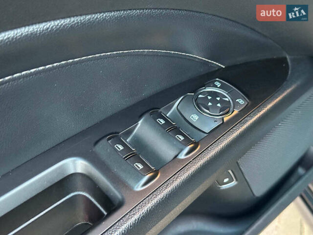 Сірий Форд Фьюжен, об'ємом двигуна 2 л та пробігом 68 тис. км за 17780 $, фото 14 на Automoto.ua