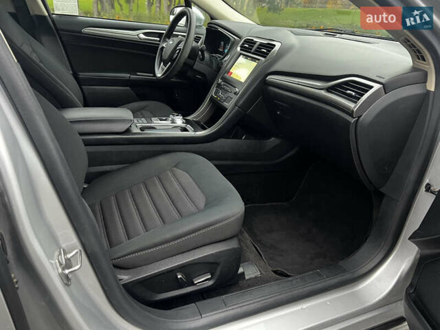 Сірий Форд Фьюжен, об'ємом двигуна 2 л та пробігом 68 тис. км за 14500 $, фото 28 на Automoto.ua