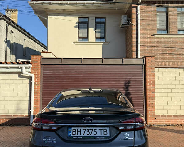 Серый Форд Фьюжн, объемом двигателя 2 л и пробегом 68 тыс. км за 16200 $, фото 4 на Automoto.ua