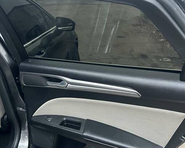 Сірий Форд Фьюжен, об'ємом двигуна 2 л та пробігом 159 тис. км за 14900 $, фото 21 на Automoto.ua