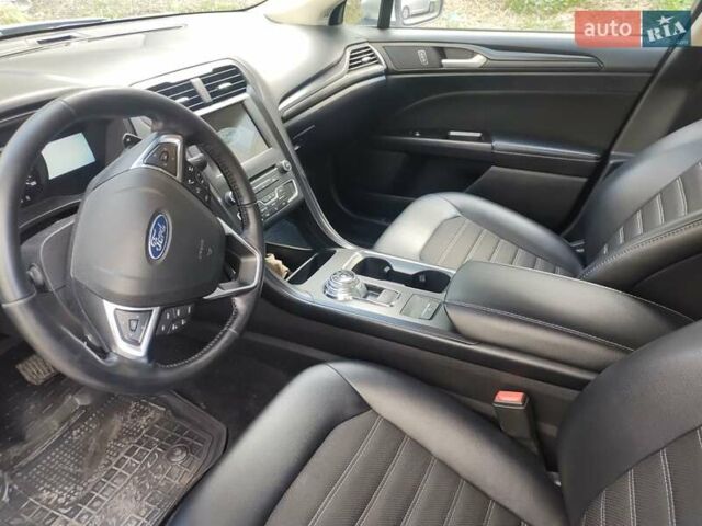 Серый Форд Фьюжн, объемом двигателя 1.5 л и пробегом 131 тыс. км за 13600 $, фото 4 на Automoto.ua