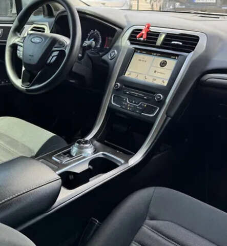 Серый Форд Фьюжн, объемом двигателя 1.5 л и пробегом 102 тыс. км за 12600 $, фото 13 на Automoto.ua