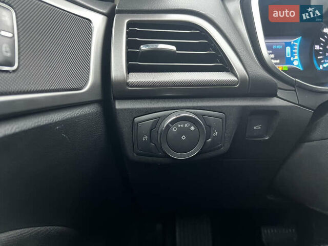 Сірий Форд Фьюжен, об'ємом двигуна 2 л та пробігом 68 тис. км за 14500 $, фото 36 на Automoto.ua